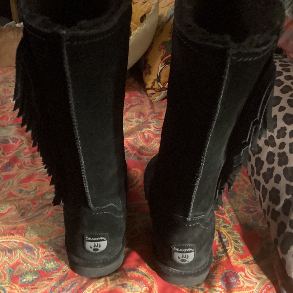 Bearpaw size 9 in black